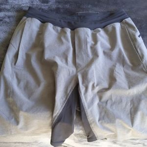 Lululemon 9in Assert Shorts medium
